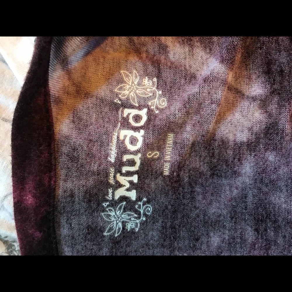 Keyhole Top - Picture 4 of 4